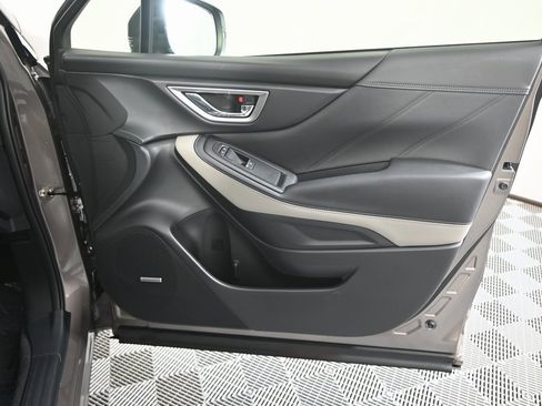 Used 2023 Subaru Forester Limited image 12