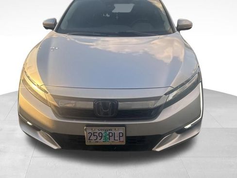 Used 2018 Honda Clarity Touring image 2