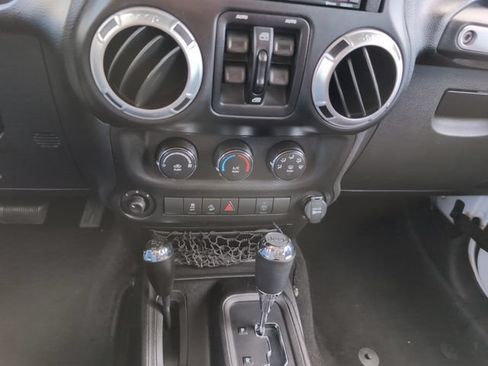 Used 2014 Jeep Wrangler Unlimited Sahara w/ Max Tow Package AWD/4WD image 24