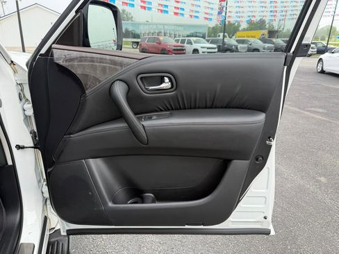 Used 2023 Nissan Armada Platinum w/ Captain's Chairs Package RWD image 26