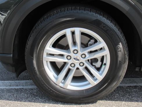 Used 2022 Ford Explorer XLT w/ Class IV Trailer Tow Package image 8