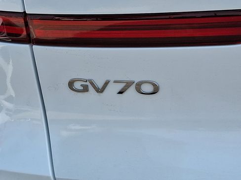 Used 2025 Genesis GV70 3.5T Sport image 31