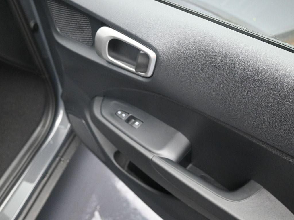 New 2026 Hyundai Venue SE FWD image 34