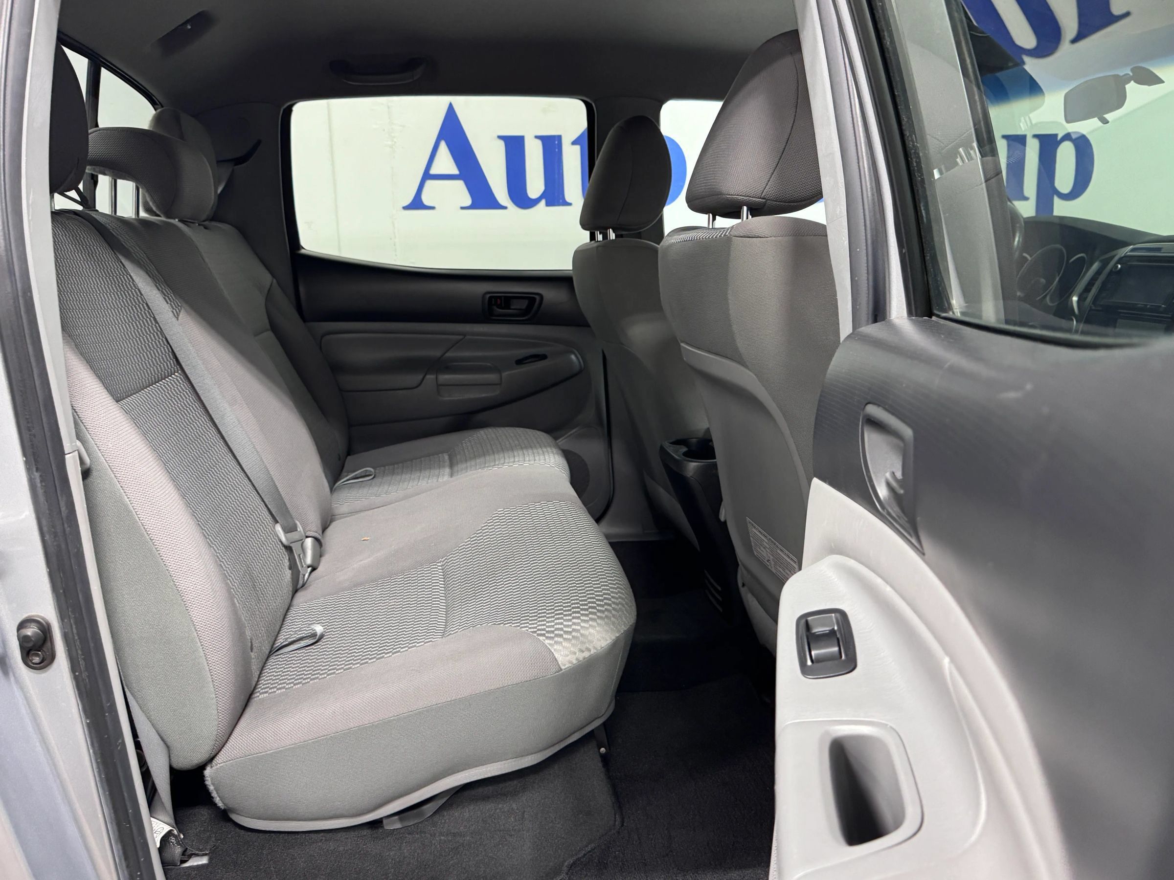 Used 2015 Toyota Tacoma 4x4 Double Cab w/ SR5 Package image 15