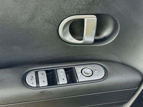 Used 2024 Hyundai Ioniq 5 SE AWD/4WD image 19