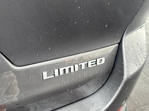 Used 2024 Jeep Grand Cherokee L Limited w/ Luxury Tech Group II AWD/4WD image 40