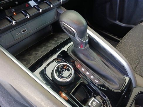 Used 2024 Chevrolet Colorado ZR2 w/ Technology Package image 38