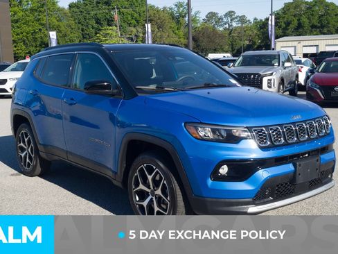 Used 2025 Jeep Compass Limited AWD/4WD image 3