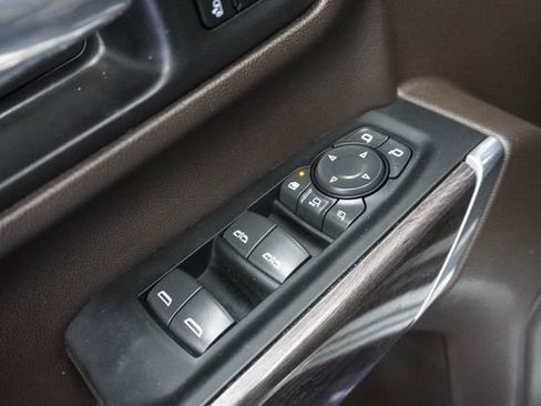 Used 2022 Chevrolet Silverado 2500 LTZ w/ LTZ Convenience Package image 13