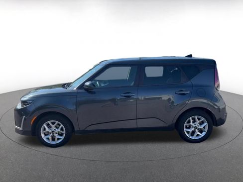 Used 2025 Kia Soul LX w/ LX Technology Package FWD image 8