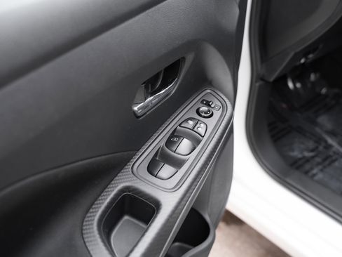 Used 2021 Nissan Versa SV image 19