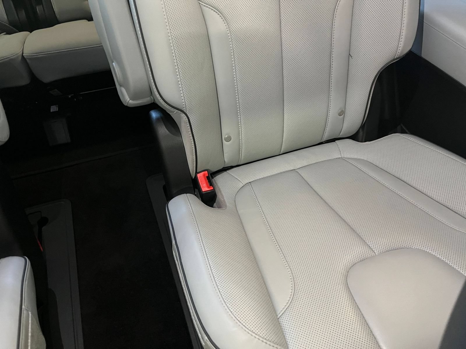 Used 2025 Hyundai Palisade SEL FWD image 40