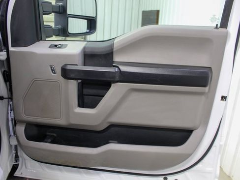 Used 2020 Ford F250 XL w/ Power Equipment Group image 13