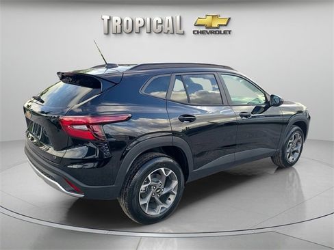 New 2026 Chevrolet Trax LT image 5