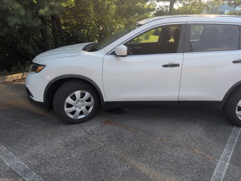 Used 2016 Nissan Rogue S FWD image 8