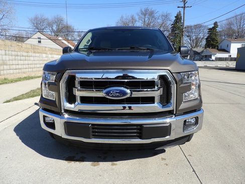 Used 2016 Ford F150 XLT w/ Trailer Tow Package RWD image 4