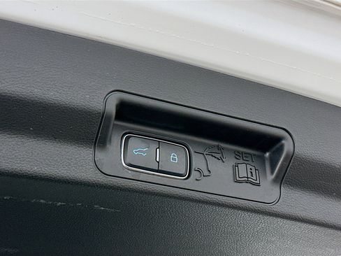 Used 2024 Ford Explorer XLT w/ Equipment Group 202A image 31