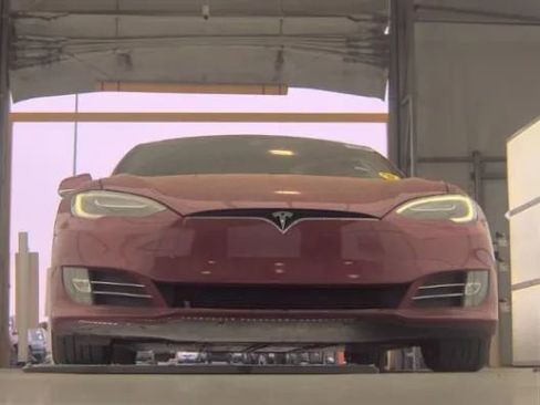 Used 2017 Tesla Model S 90D AWD/4WD image 3