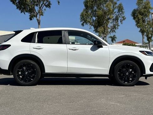 Certified 2023 Honda HR-V Sport image 3