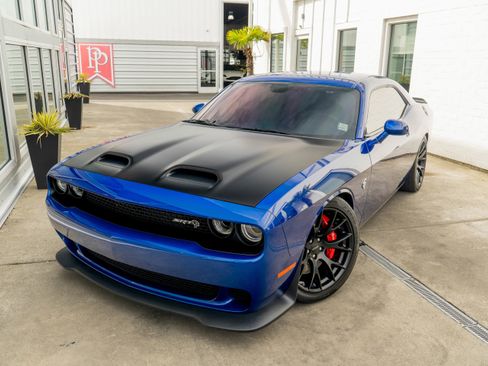 Used 2019 Dodge Challenger SRT Hellcat w/ Laguna Leather Package RWD image 4