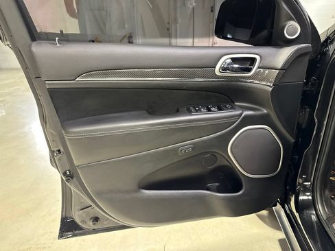Used 2014 Jeep Grand Cherokee SRT AWD/4WD image 38