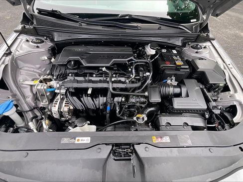 Used 2026 Hyundai Elantra Sport FWD image 9
