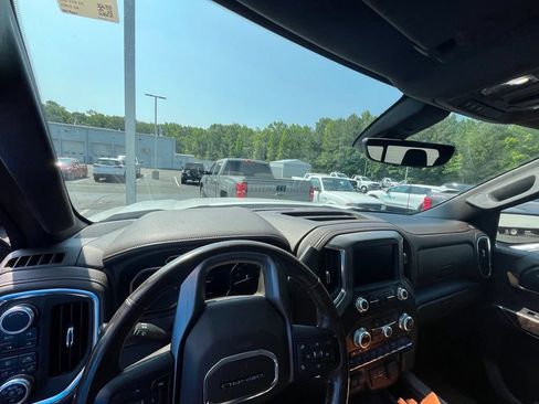 Used 2019 GMC Sierra 1500 Denali w/ Technology Package AWD/4WD image 10