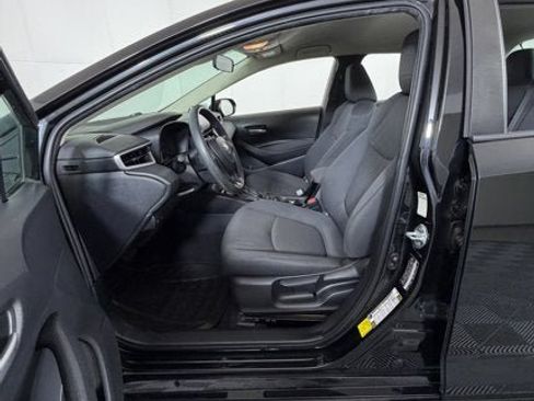 Used 2021 Toyota Corolla LE FWD image 9