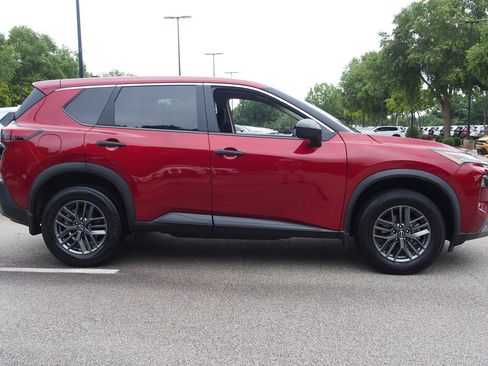 Used 2023 Nissan Rogue S FWD image 8