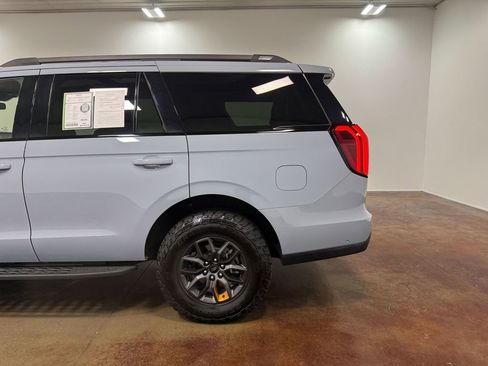 Used 2025 Ford Expedition Tremor image 36