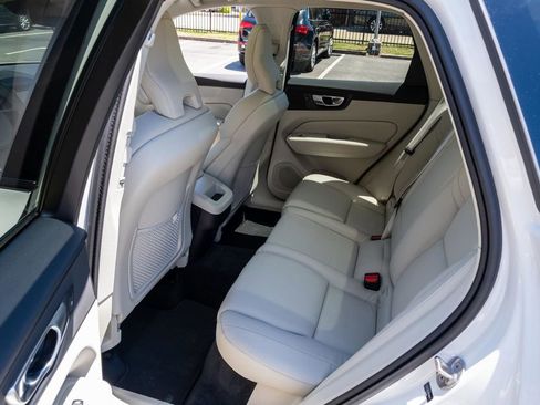 Used 2024 Volvo XC60 B5 Plus w/ Protection Package Premier AWD/4WD image 29