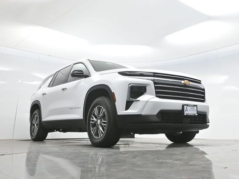 Used 2025 Chevrolet Traverse LT AWD/4WD image 55