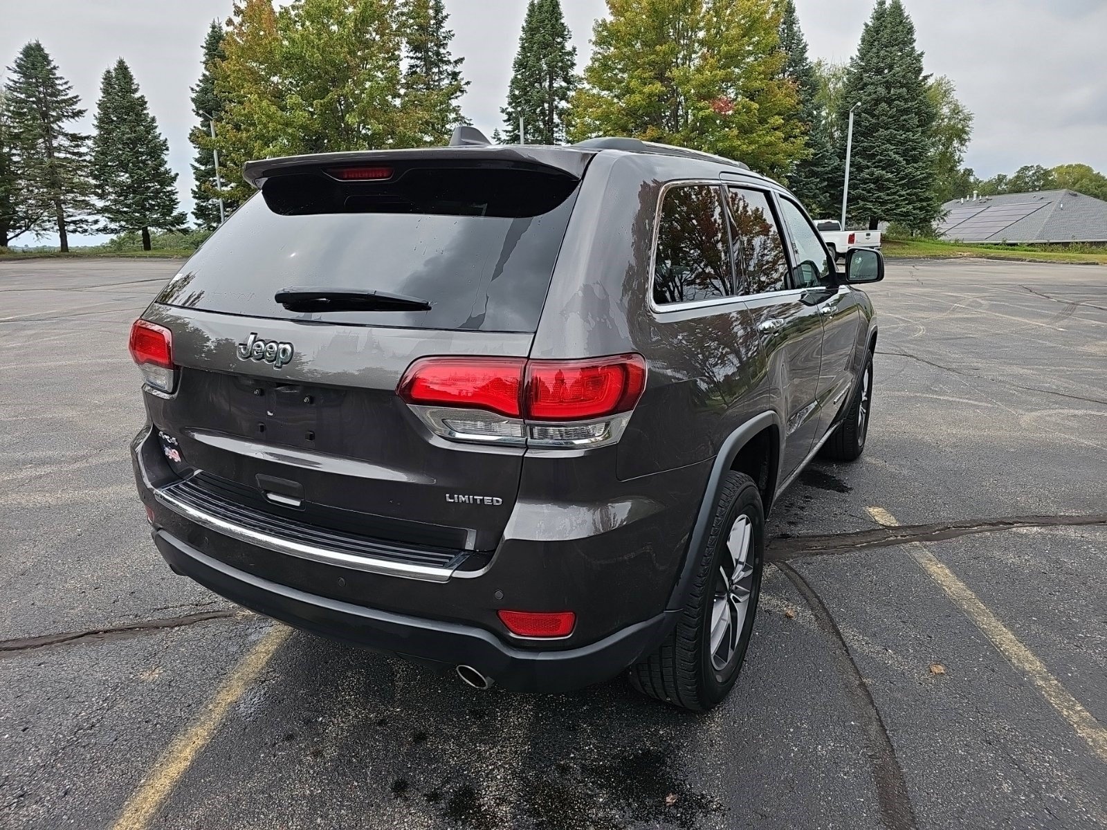 Used 2021 Jeep Grand Cherokee Limited w/ Premium Lighting Group AWD/4WD image 6