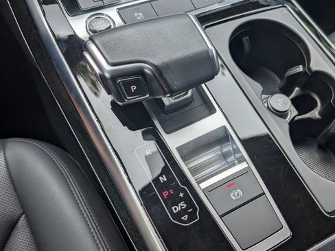 Used 2023 Audi Q7 3.0T Premium Plus w/ Premium Plus Package AWD/4WD image 31