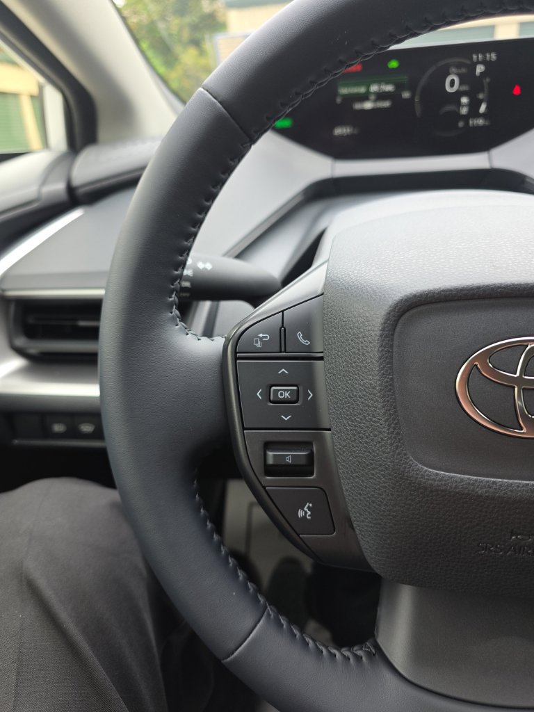 Certified 2026 Toyota Prius LE FWD image 24