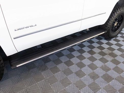 Used 2019 GMC Yukon Denali w/ Denali Ultimate Package image 12