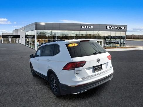 Used 2021 Volkswagen Tiguan SE FWD image 5