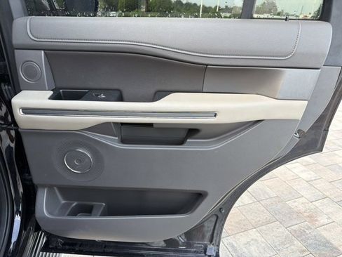 Used 2019 Ford Expedition XLT w/ Equipment Group 202A RWD image 21