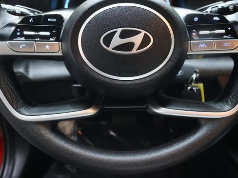 Used 2024 Hyundai Elantra SE image 18