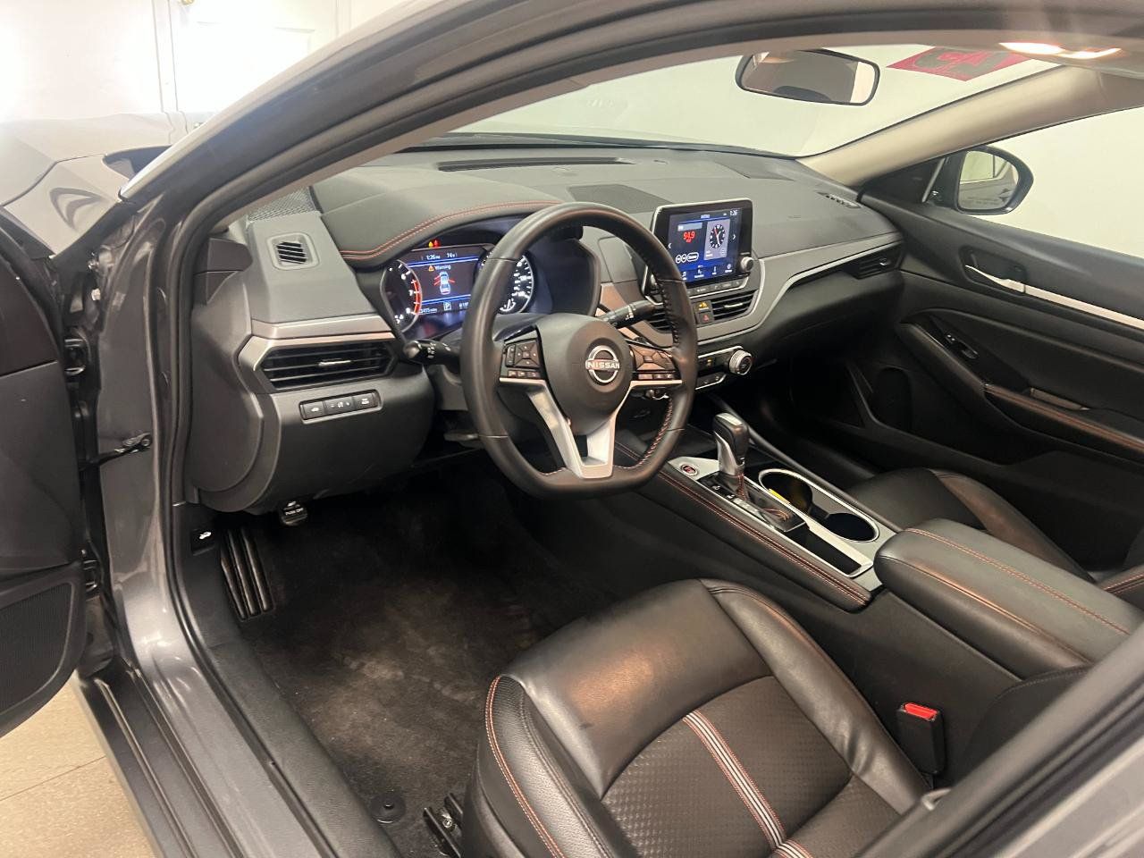 Used 2025 Nissan Altima 2.5 SR FWD image 27