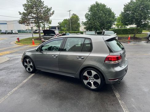 Used 2011 Volkswagen Golf 4-Door FWD image 24