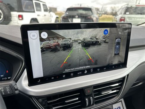 Used 2024 Ford Escape Platinum w/ Class II Trailer Tow Package image 17