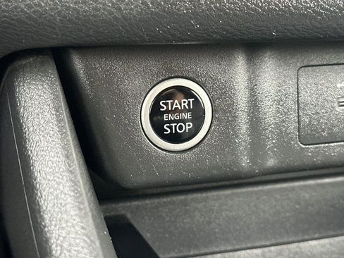 Used 2023 Nissan Rogue SV w/ SV Premium B Package image 21