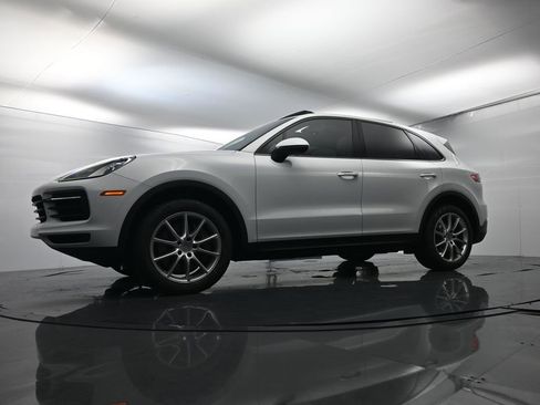Used 2021 Porsche Cayenne image 43