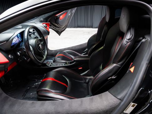 Used 2019 McLaren 570S Coupe RWD image 6