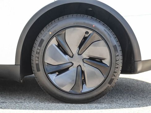 Used 2023 Tesla Model Y Long Range AWD/4WD image 8