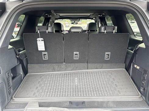 New 2025 Lincoln Navigator Reserve w/ Jet Appearance Package image 12