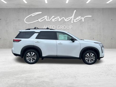 New 2026 Nissan Pathfinder SL image 17