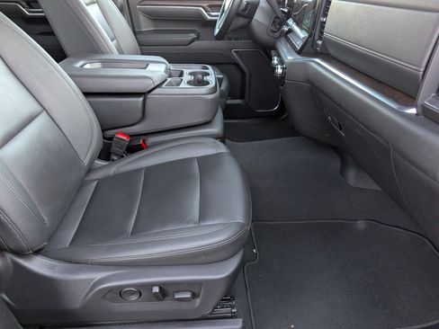 Used 2025 GMC Sierra 1500 SLT image 27