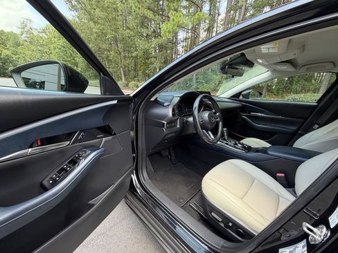 Used 2020 MAZDA CX-30 FWD w/ Preferred Package image 11